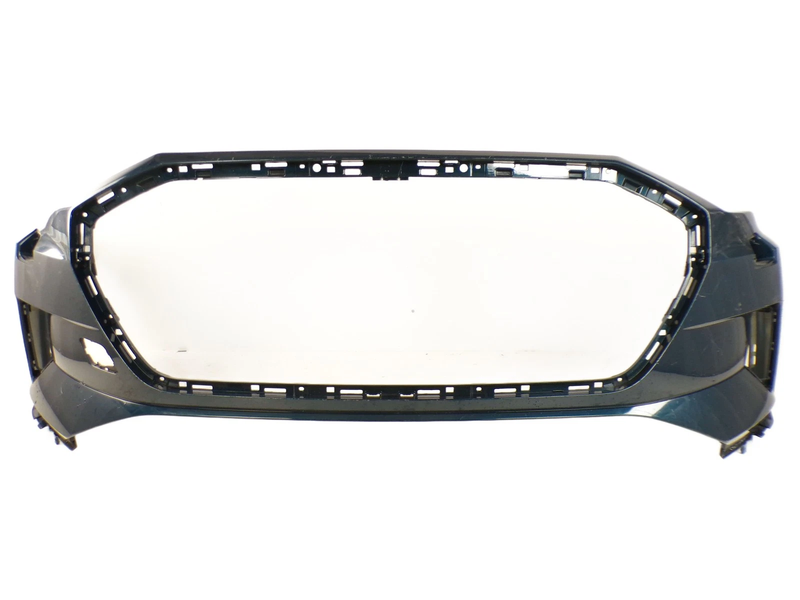 Передній бампер Audi e-tron 2019–2022 OEM 4KE807437G — фото